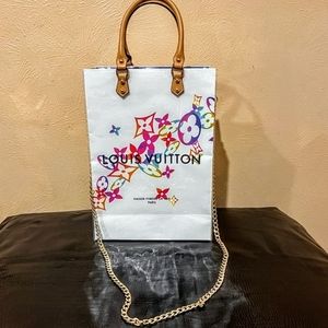 LOUIS VUITTON limited edition holiday ‘20 gift bag turned into a cute crossbody